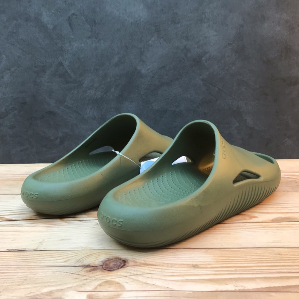 Crocs Mellow Slide - Picture 12 of 16
